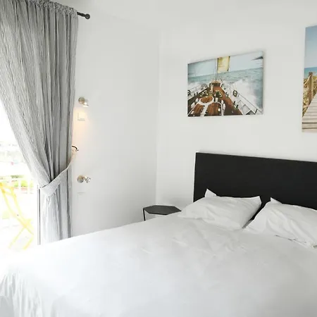 Duplex De 100m2 Avec 3 Vue Руайян