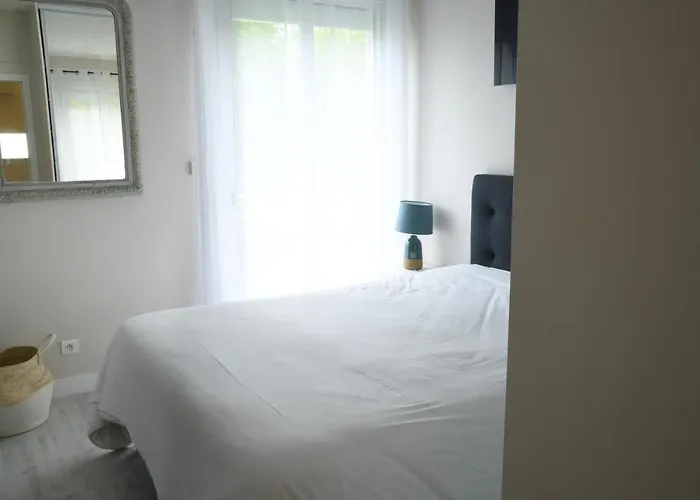 Duplex De 100m2 Avec 3 Vue Апартаменты *